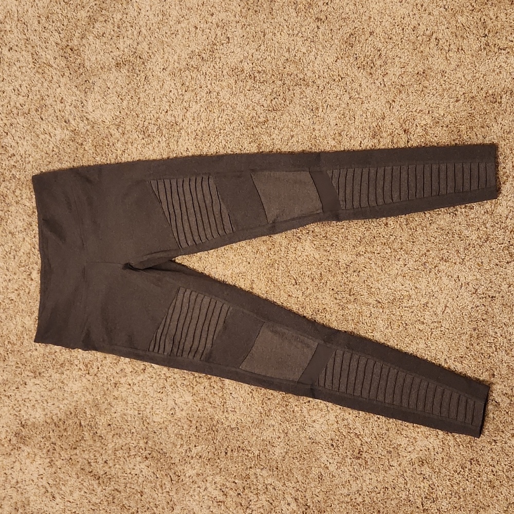 Alo Yoga motto leggings